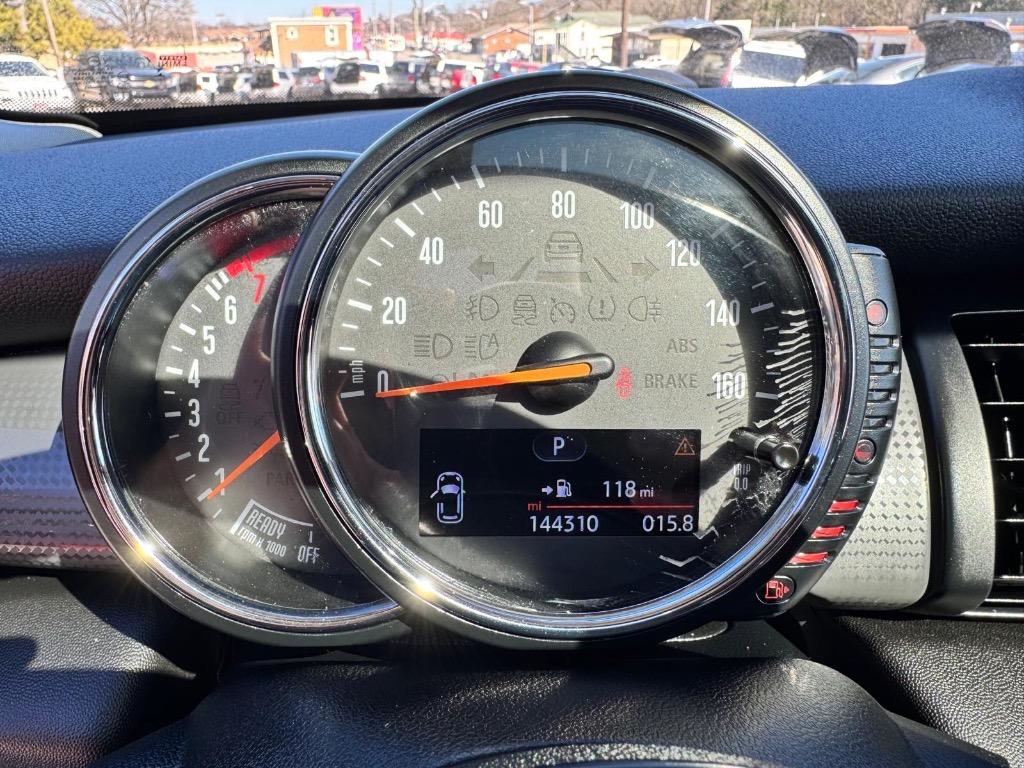 2015 MINI Cooper photo