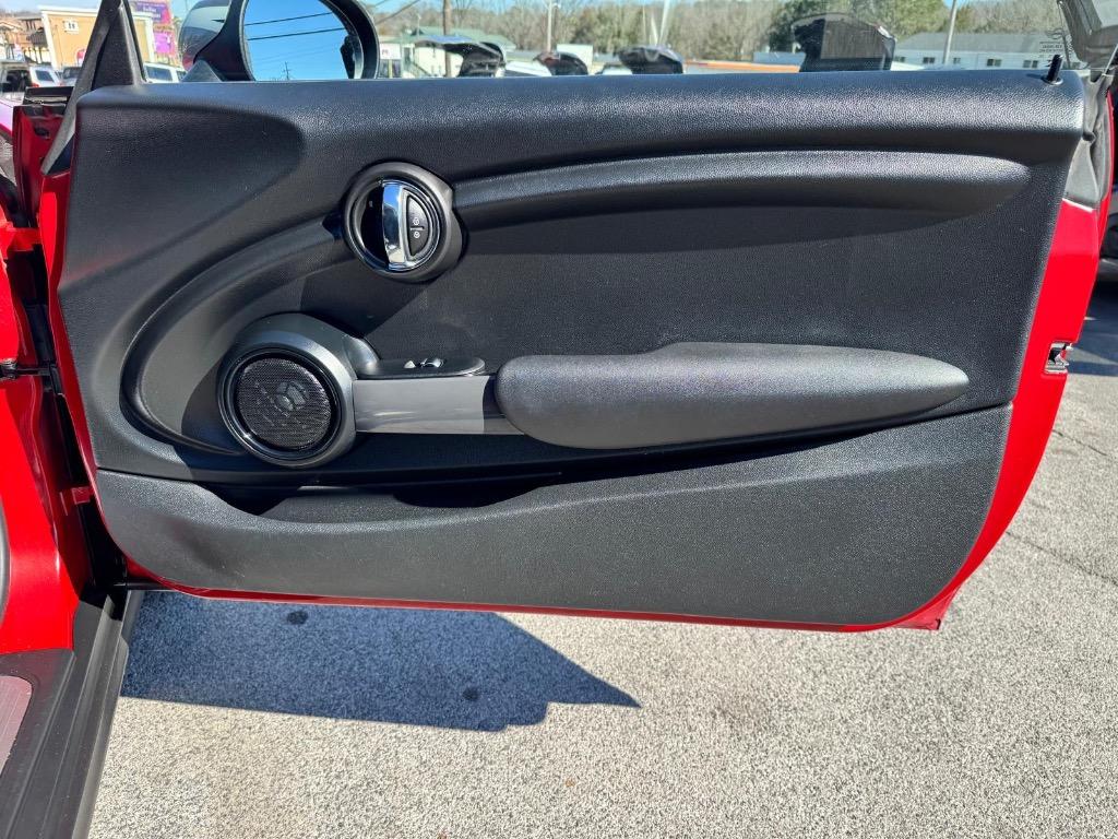 2015 MINI Cooper photo