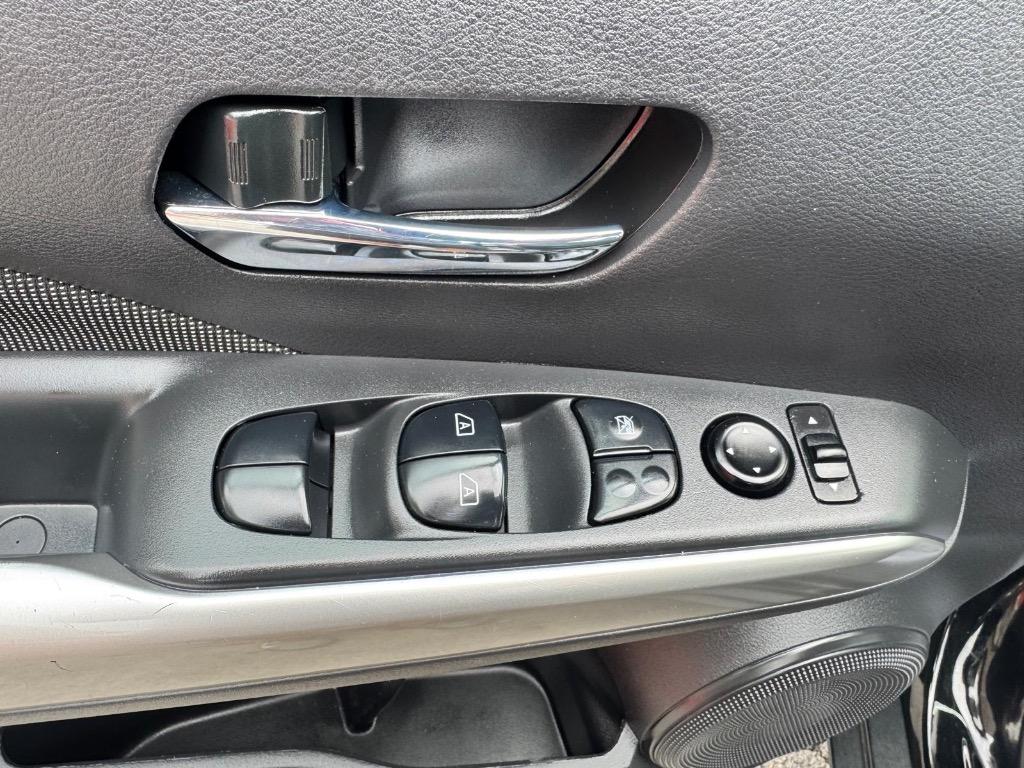 2020 Nissan Kicks SV photo