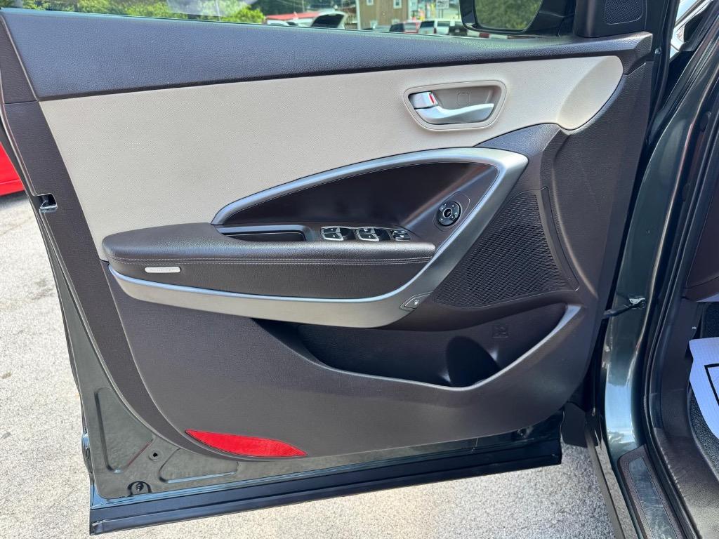 2013 Hyundai Santa Fe - $10,995