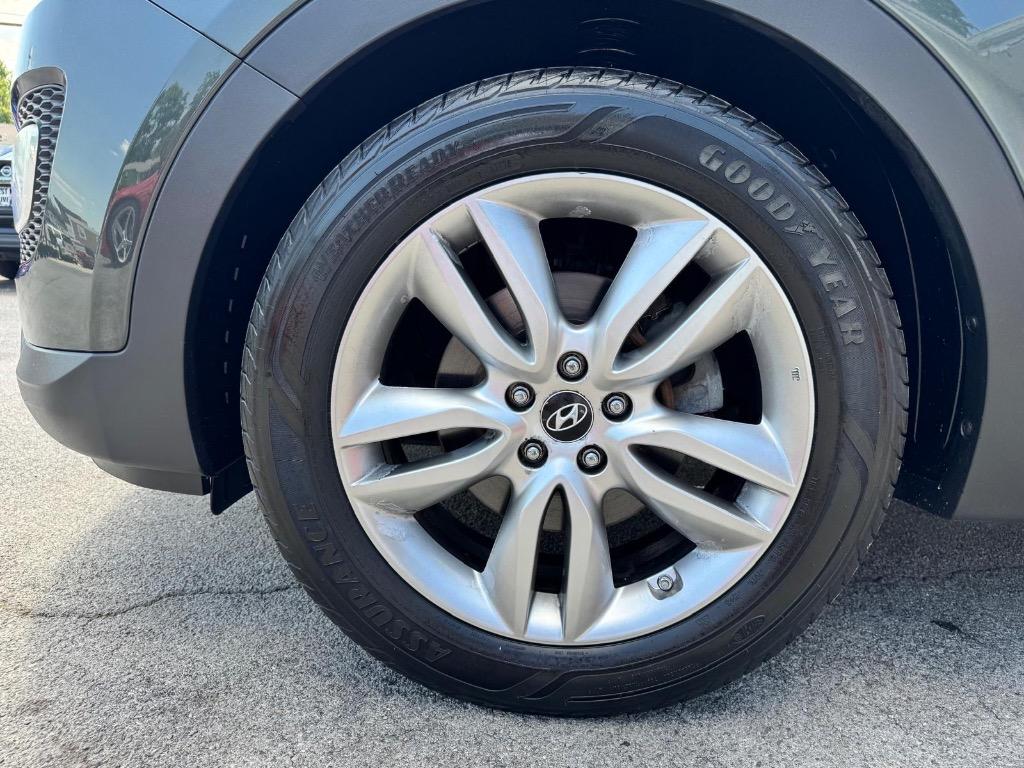 2013 Hyundai Santa Fe - $10,995
