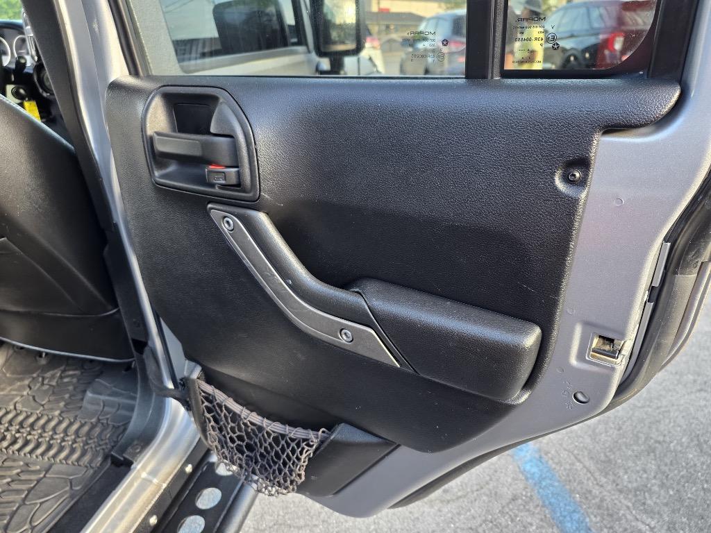2015 Jeep Wrangler - $17,995