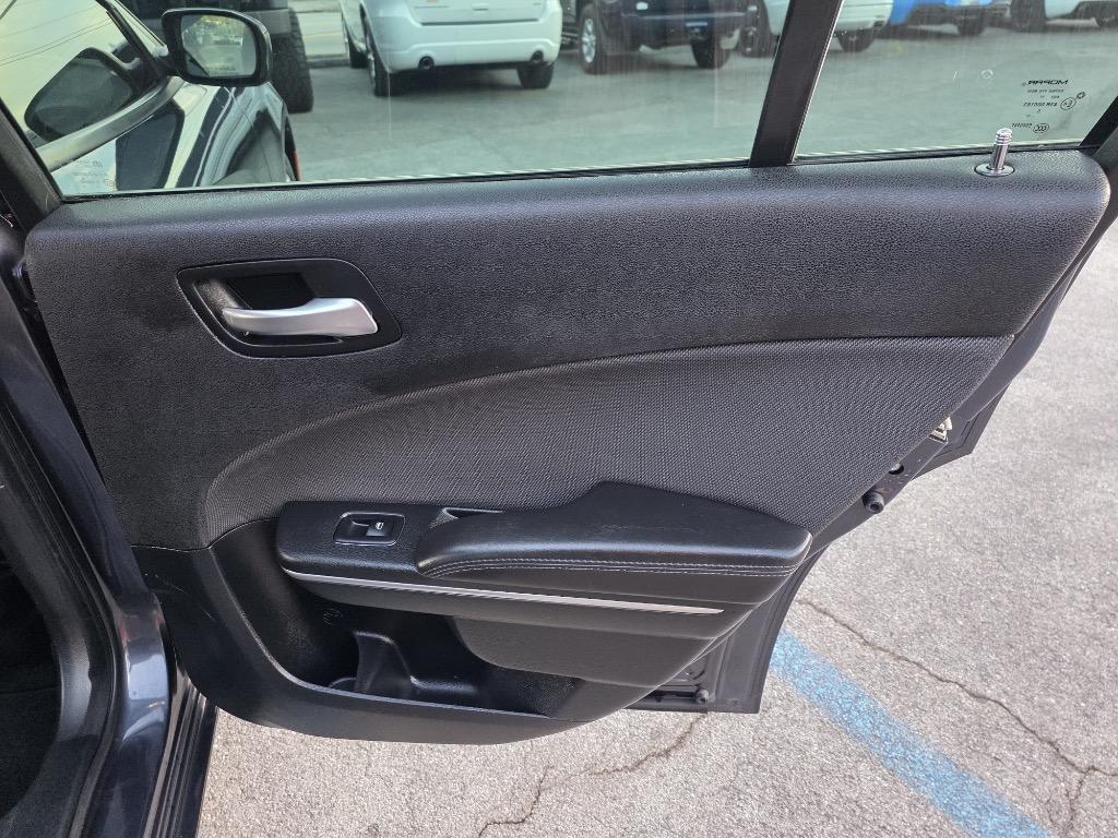 2018 Dodge Charger - $12,995