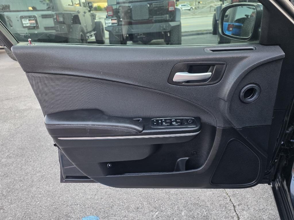 2018 Dodge Charger - $12,995