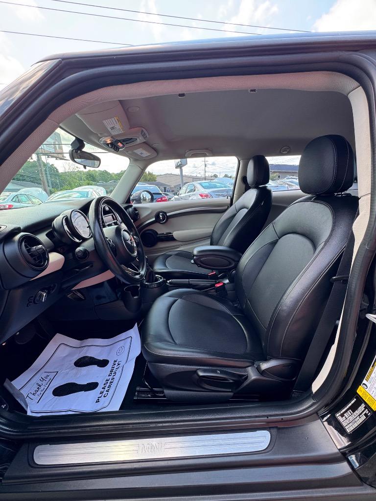 2014 MINI Hardtop - $6,995