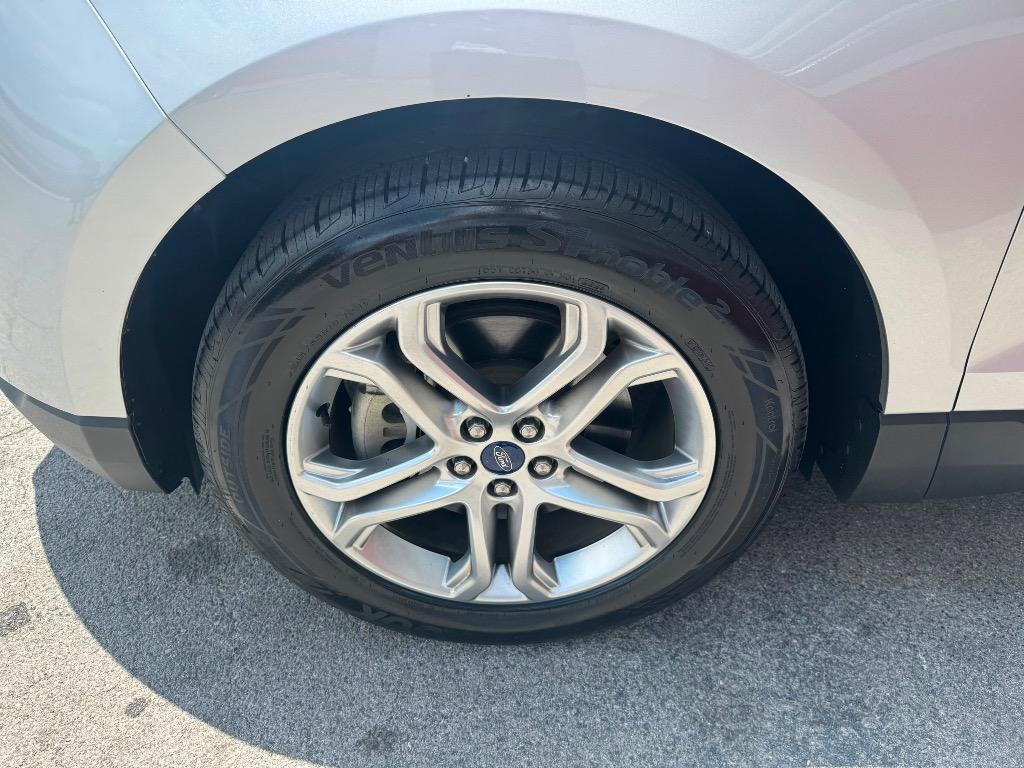 2017 Ford Edge - $13,995