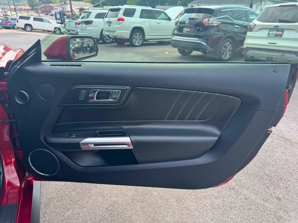 2015 Ford Mustang - $15,995