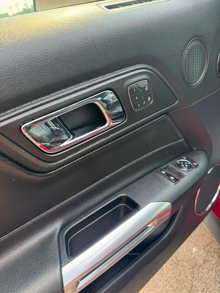 2015 Ford Mustang - $15,995