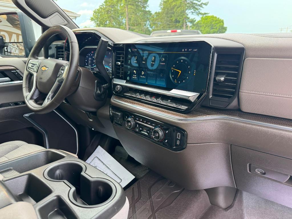 2024 Chevrolet Silverado 1500 - $41,995