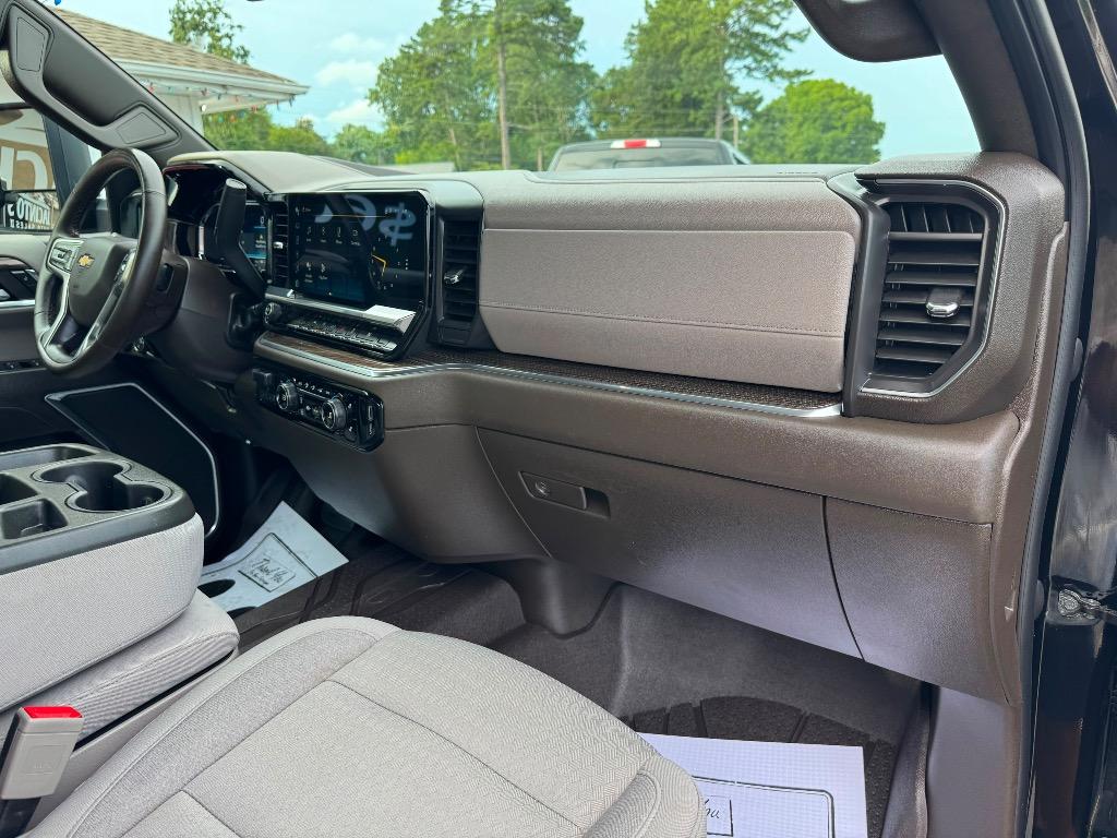 2024 Chevrolet Silverado 1500 - $41,995