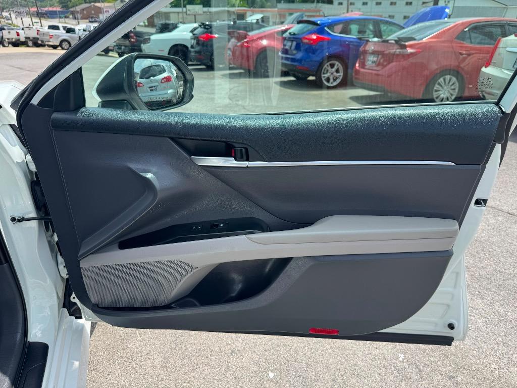 2020 Toyota Camry - $17,995