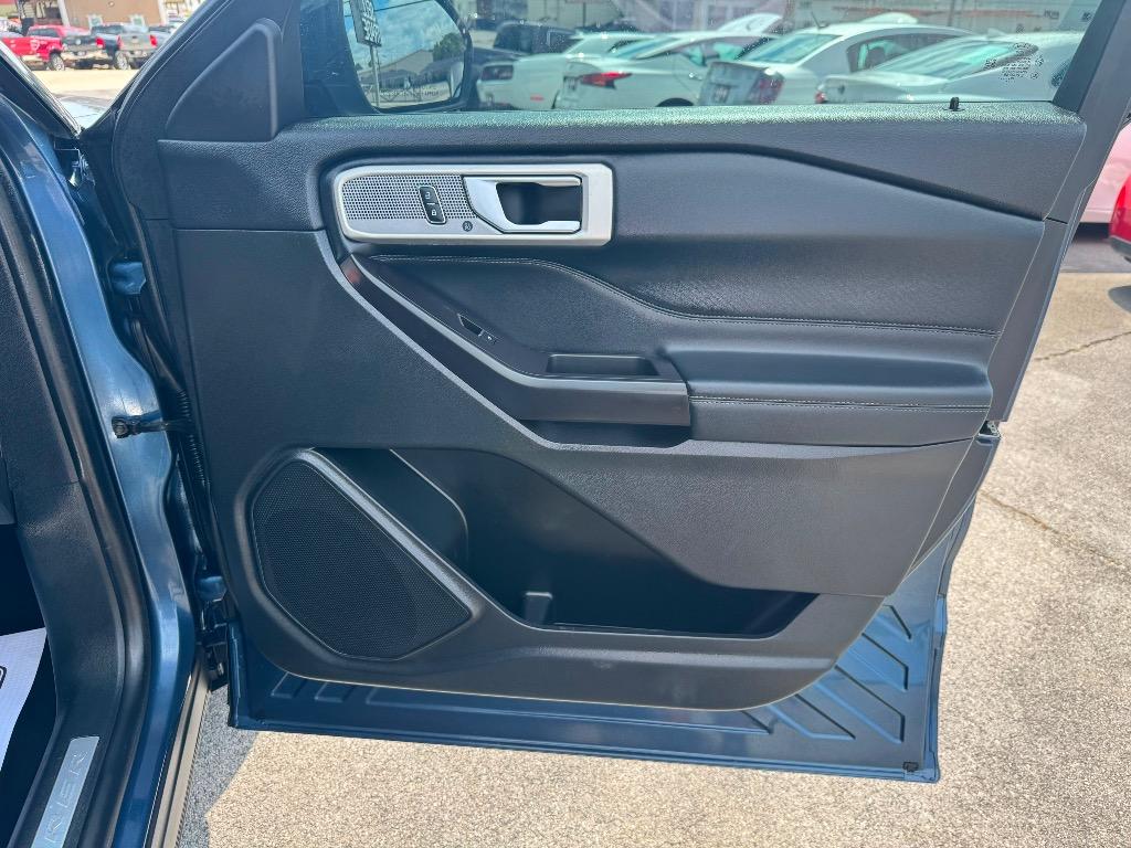 2020 Ford Explorer - $17,995