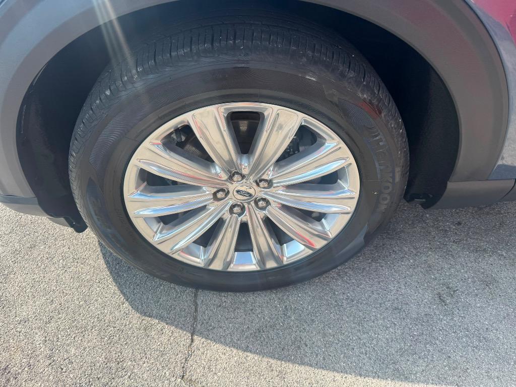 2020 Ford Explorer - $17,995