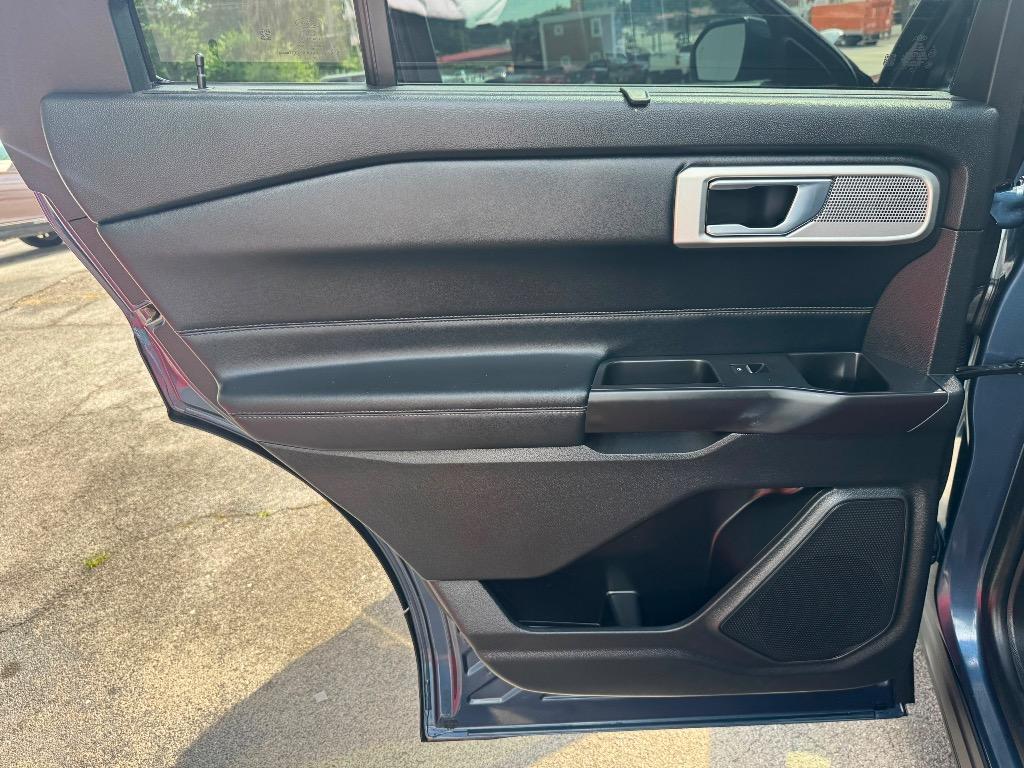 2020 Ford Explorer - $17,995
