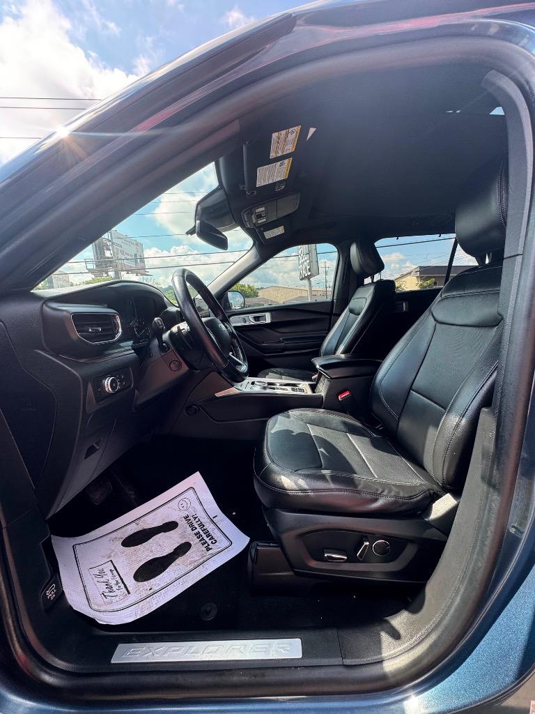 2020 Ford Explorer - $17,995