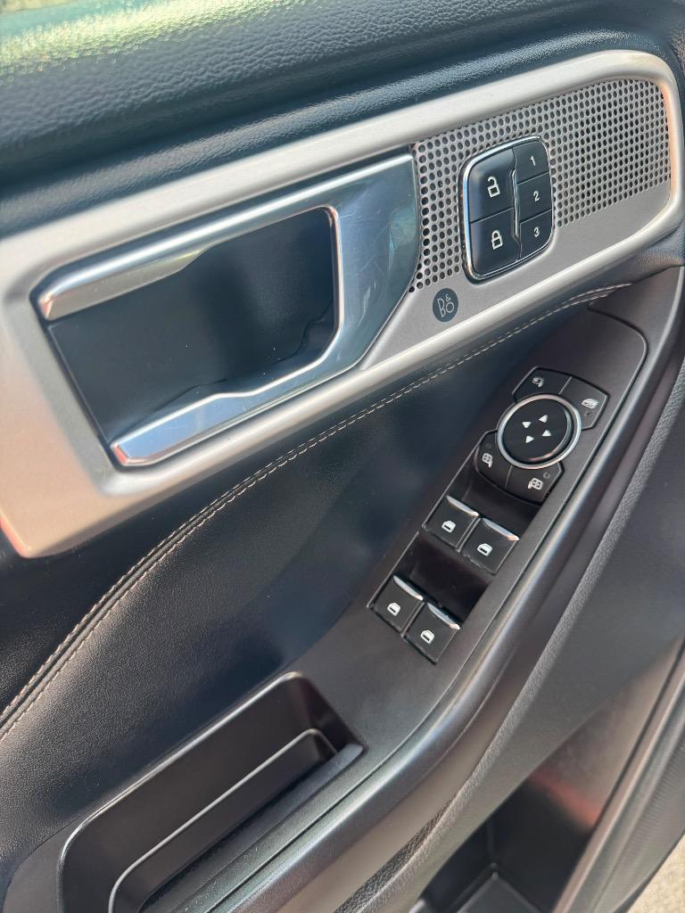 2020 Ford Explorer - $17,995