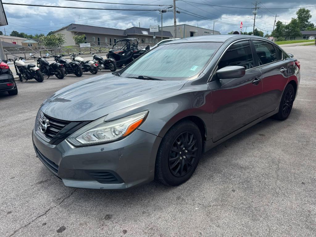 2017 Nissan Altima - $7,995