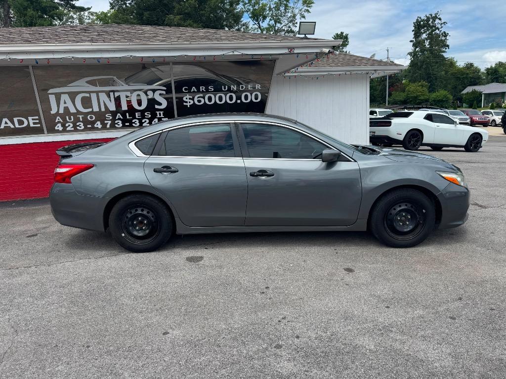 2017 Nissan Altima - $7,995
