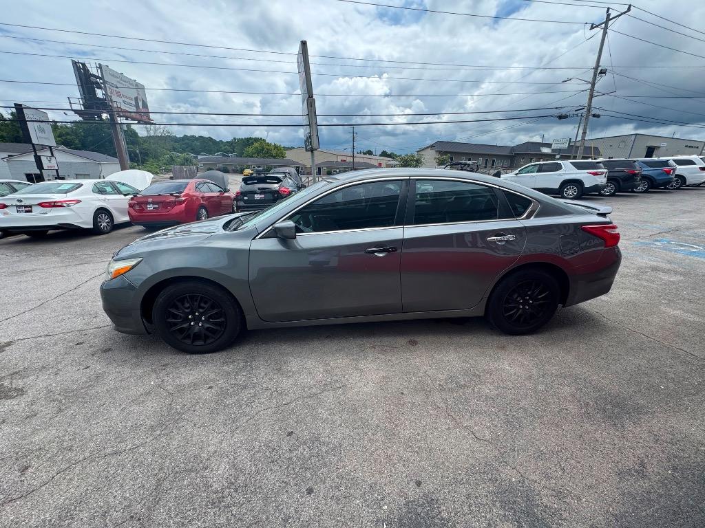 2017 Nissan Altima - $7,995