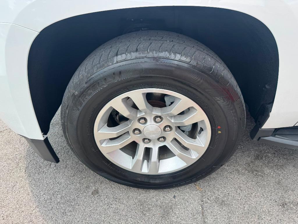 2015 Chevrolet Suburban - $17,995
