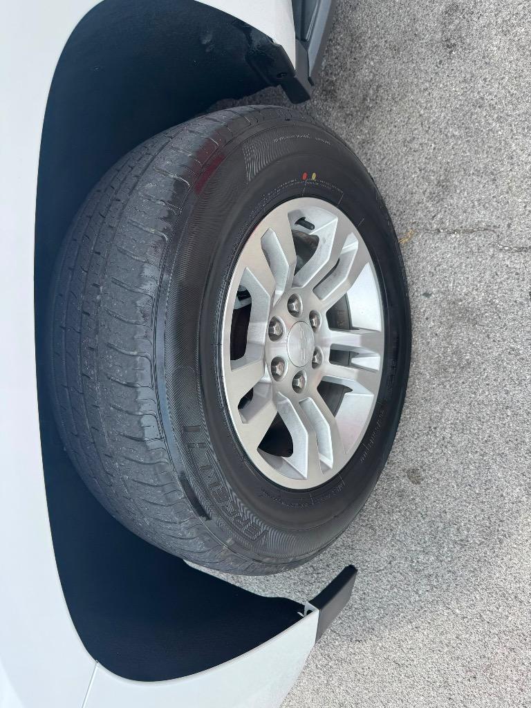 2015 Chevrolet Suburban - $17,995
