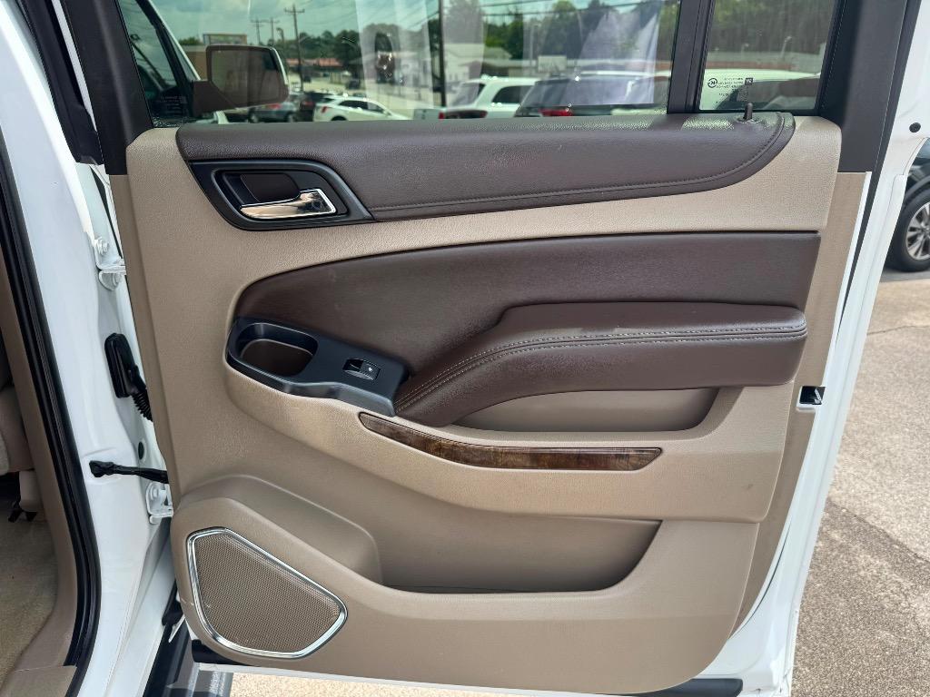 2015 Chevrolet Suburban - $17,995