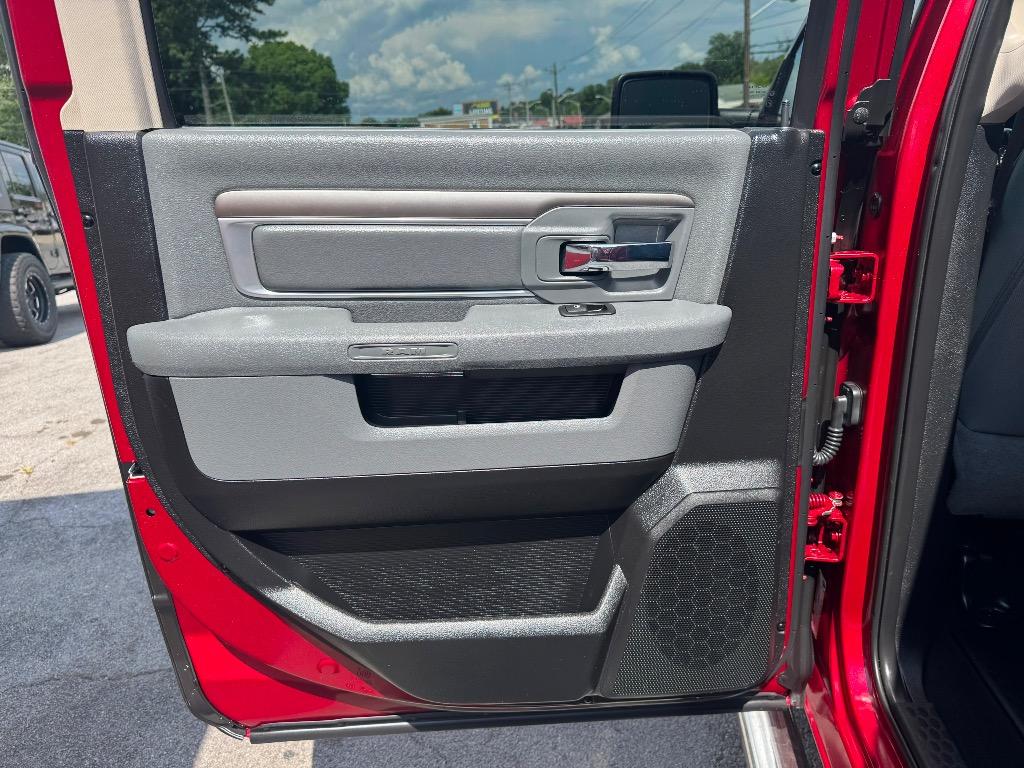 2015 Ram 1500 - $19,995