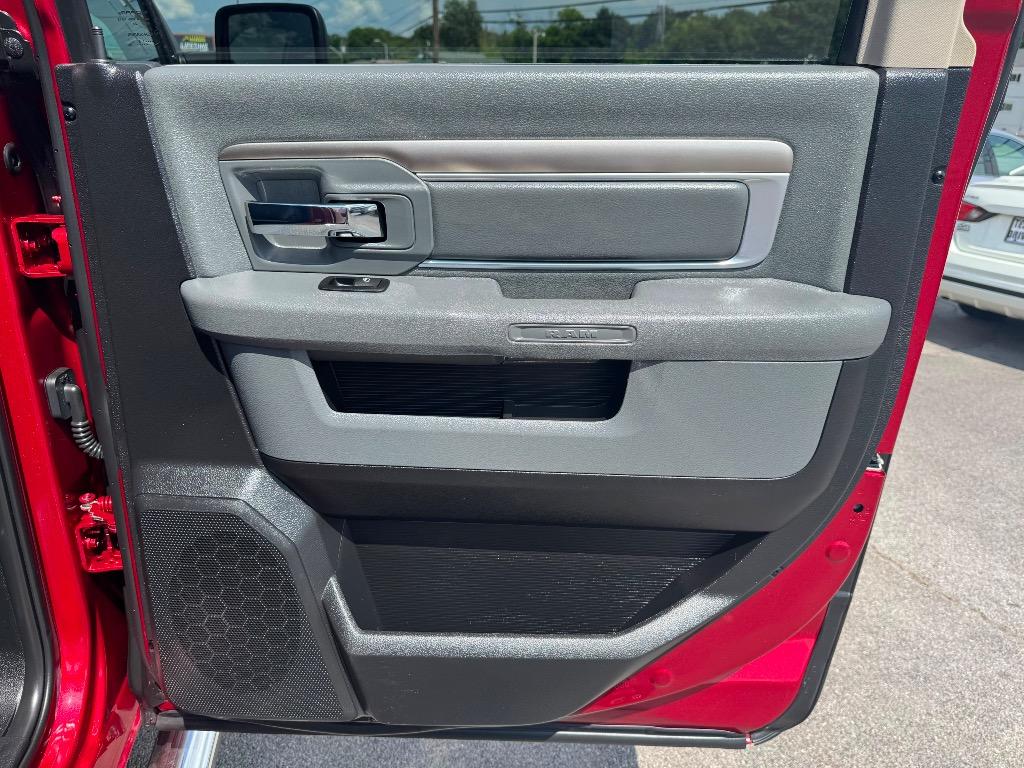 2015 Ram 1500 - $19,995