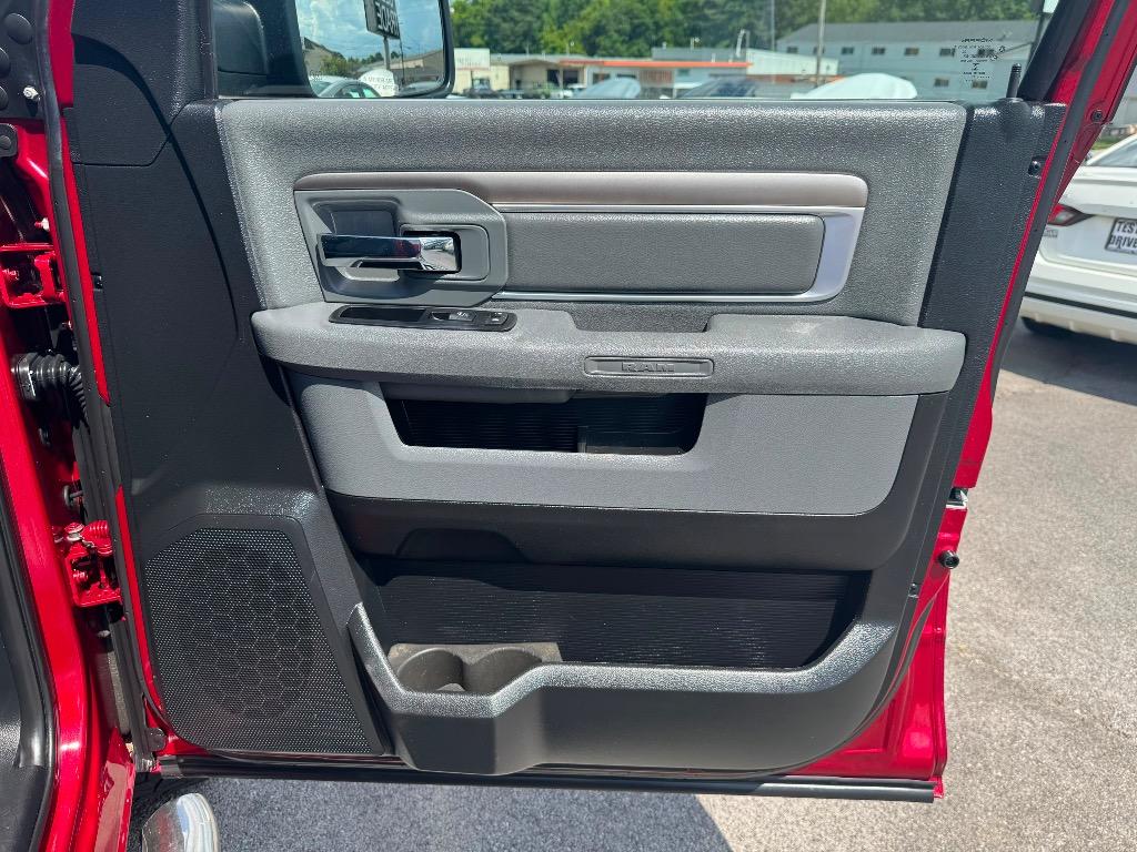 2015 Ram 1500 - $19,995