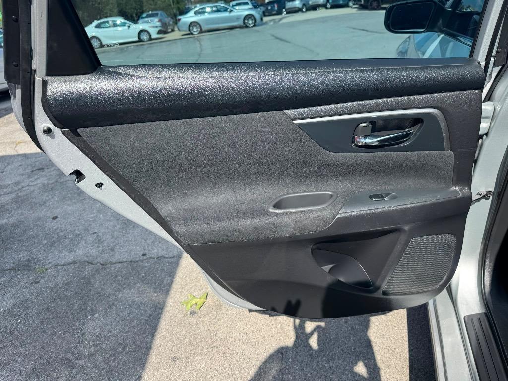 2014 Nissan Altima - $7,995