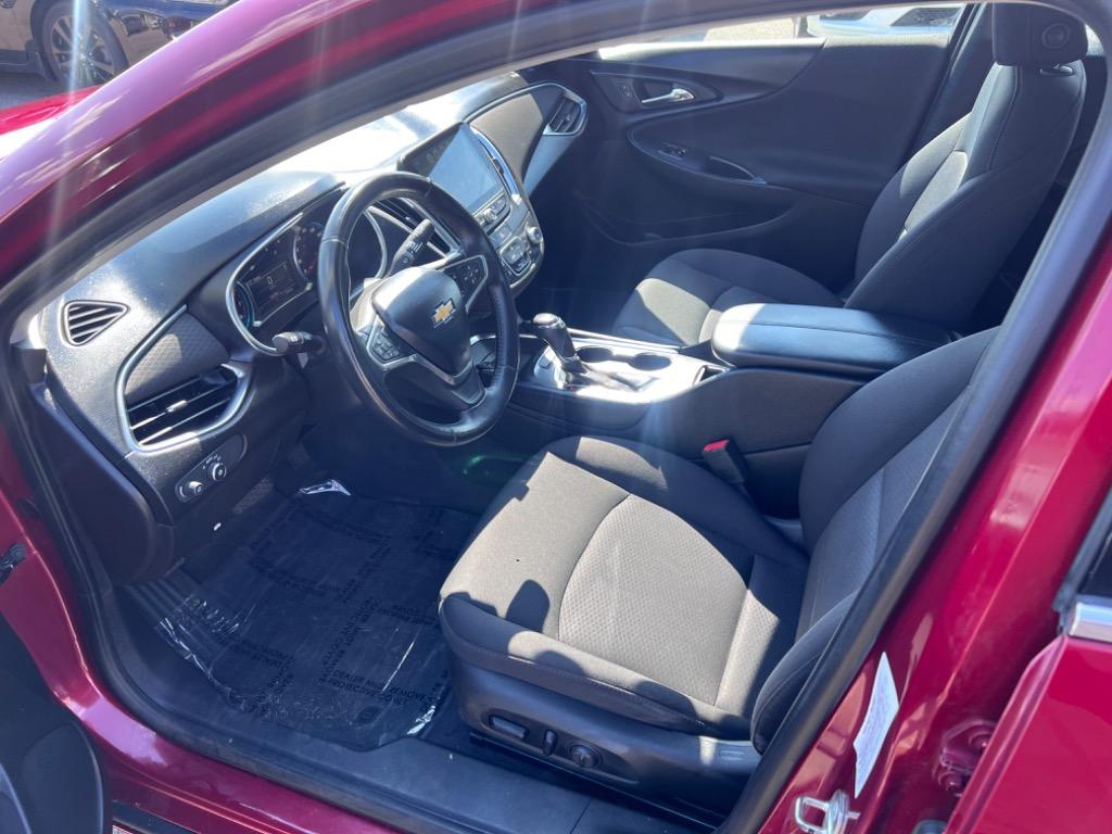 2018 Chevrolet Malibu LT photo