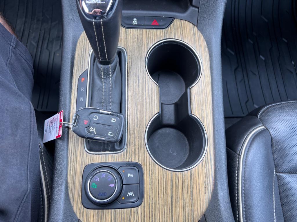 2018 GMC Acadia Denali photo