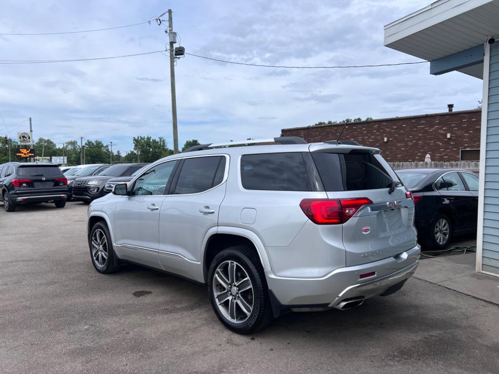 2018 GMC Acadia Denali photo