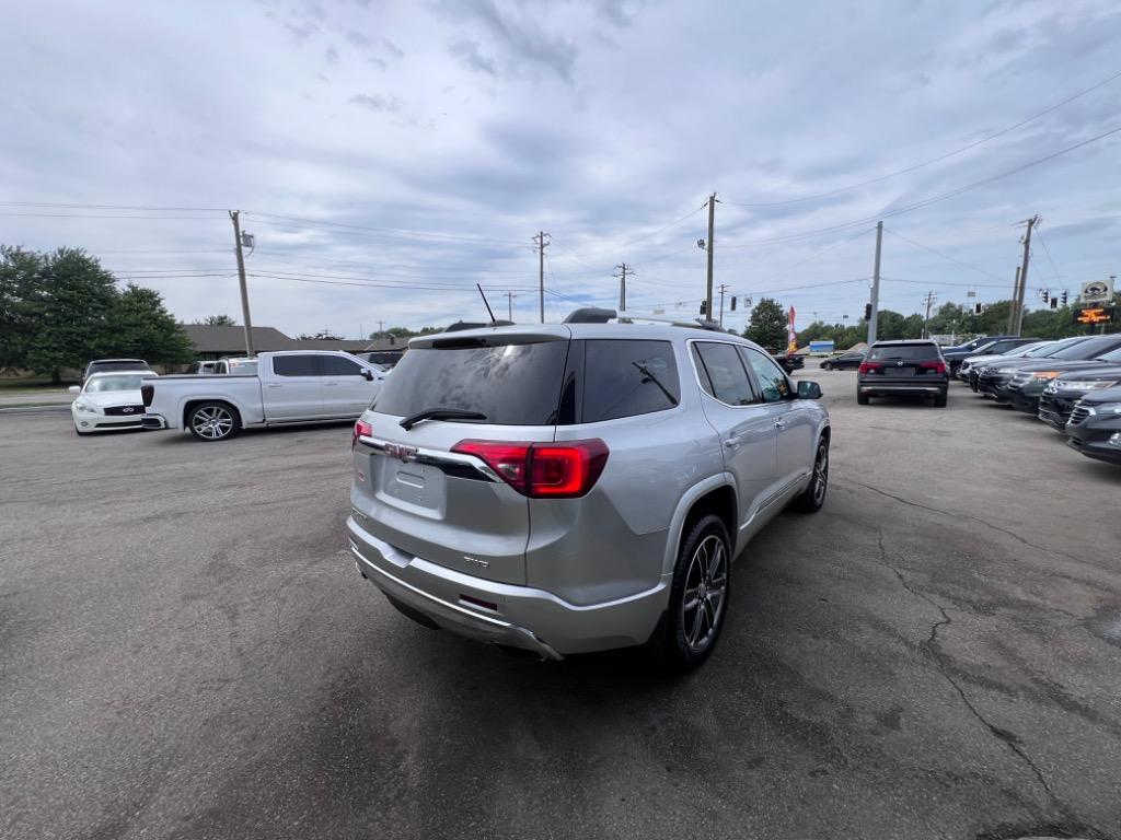 2018 GMC Acadia Denali photo