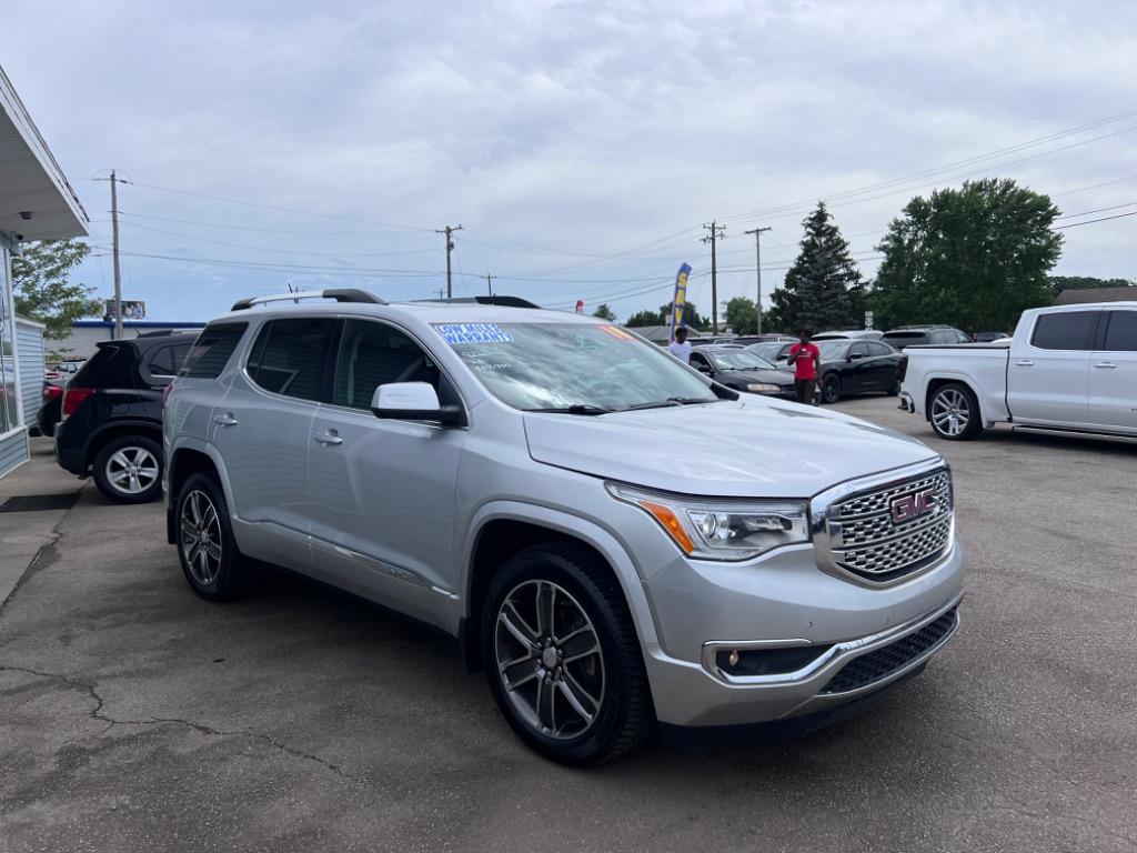 2018 GMC Acadia Denali photo