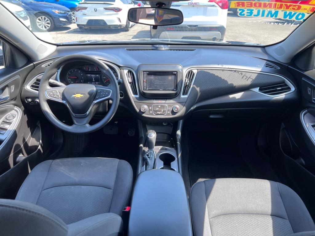 2017 Chevrolet Malibu LS photo