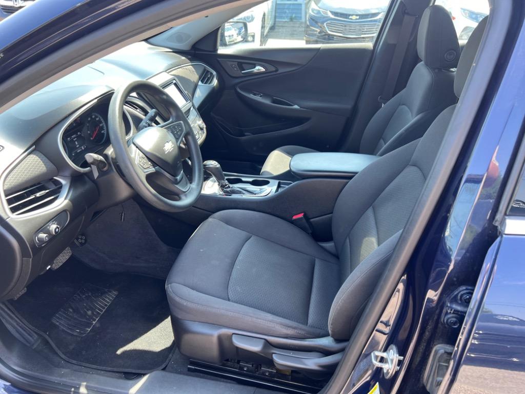 2017 Chevrolet Malibu LS photo