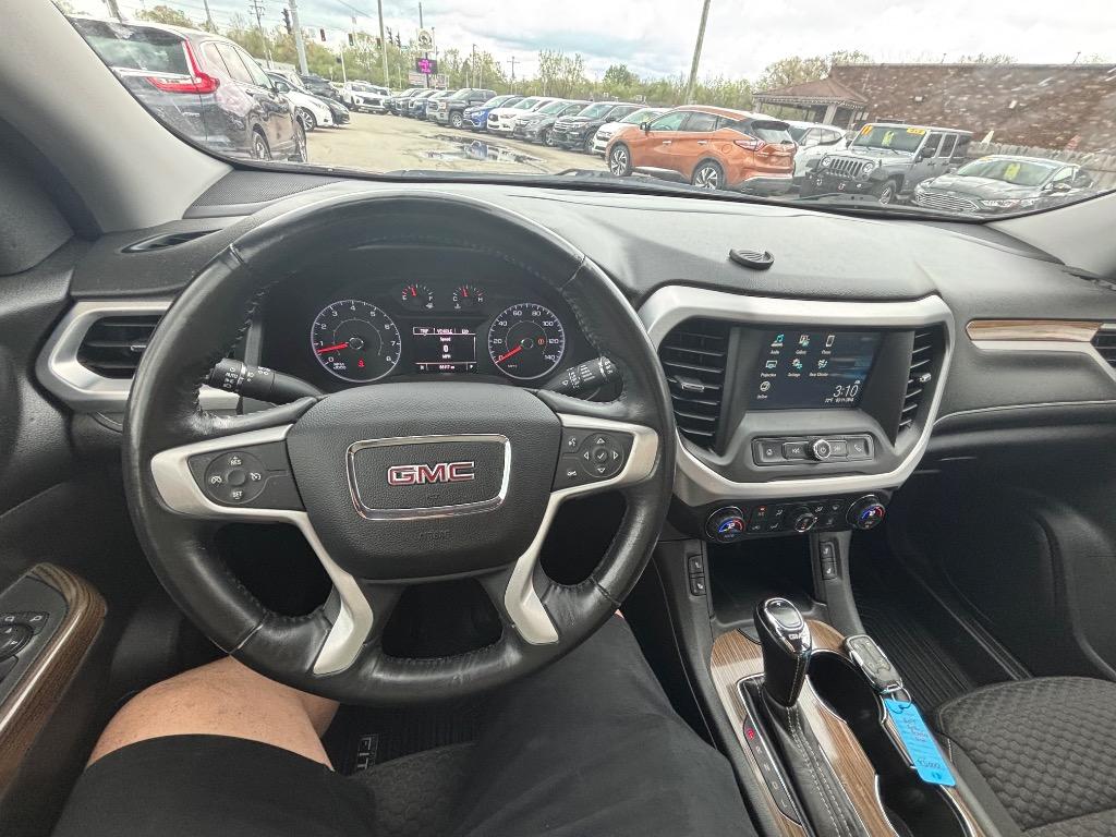 2017 GMC Acadia SLE2 photo