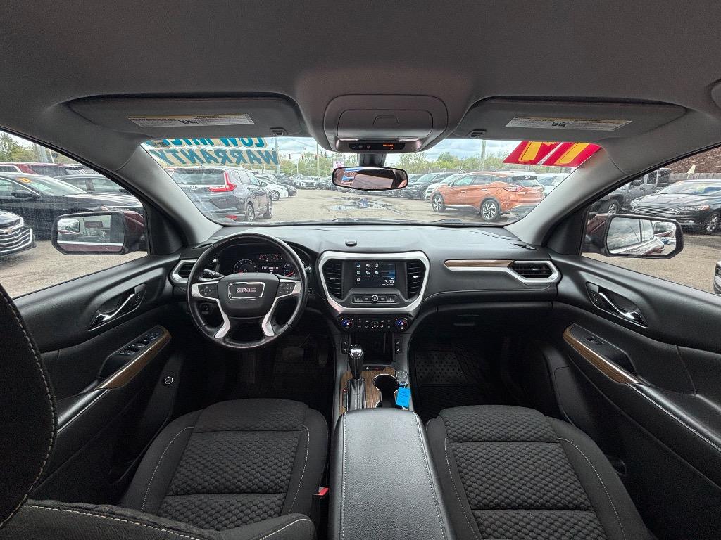 2017 GMC Acadia SLE2 photo