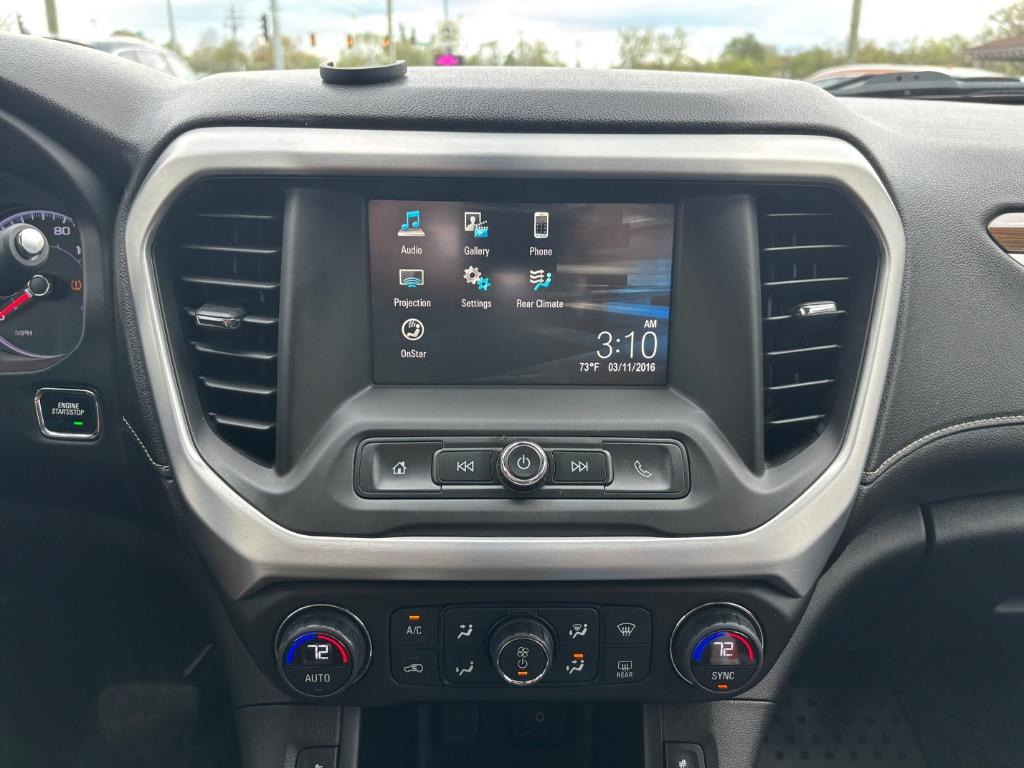 2017 GMC Acadia SLE2 photo
