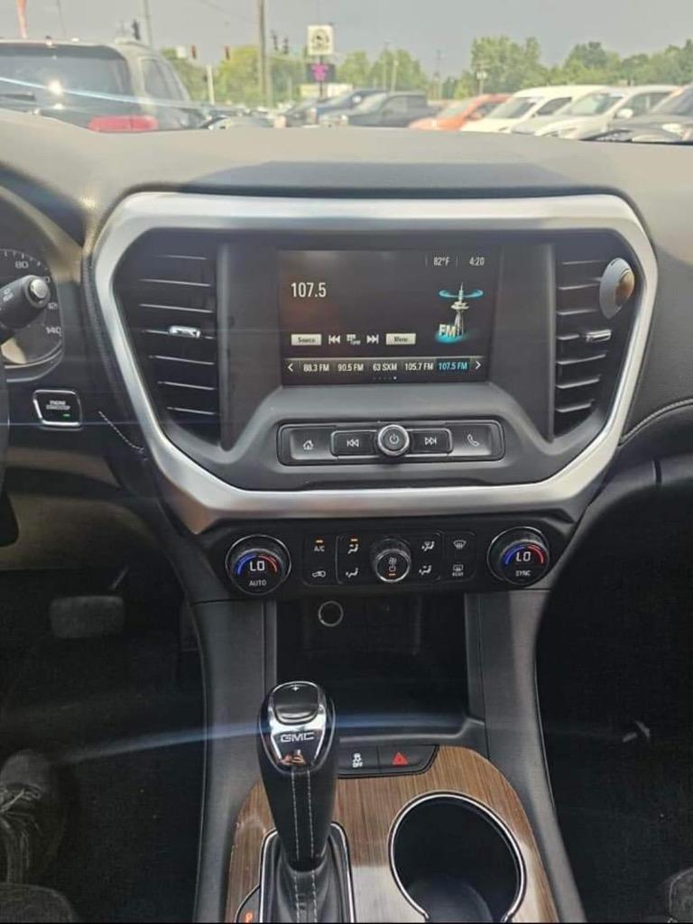2018 GMC Acadia SLE1 photo
