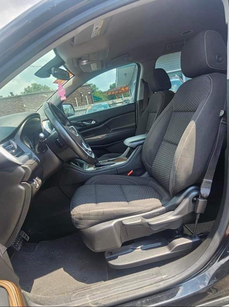 2018 GMC Acadia SLE1 photo