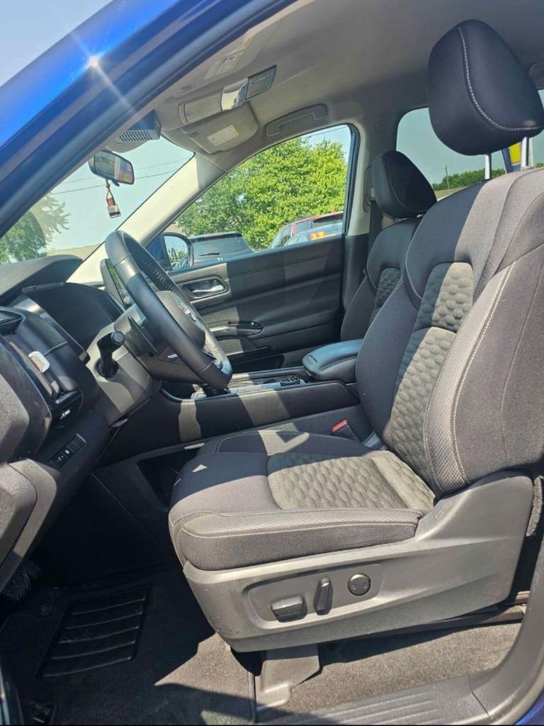2022 Nissan Pathfinder SV photo
