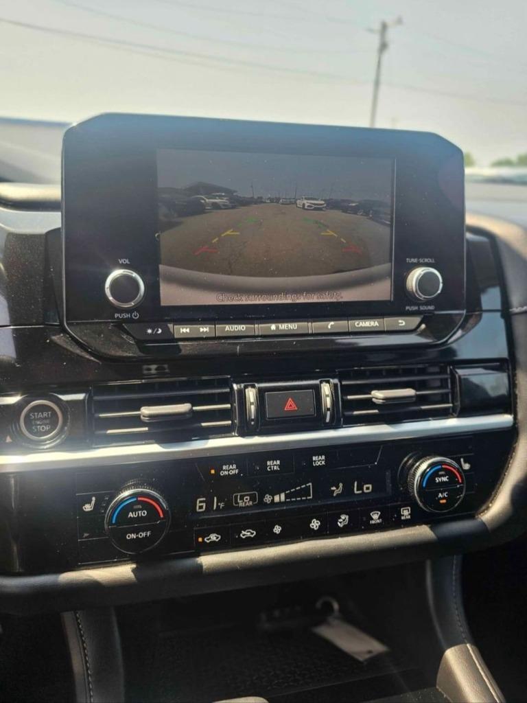 2022 Nissan Pathfinder SV photo