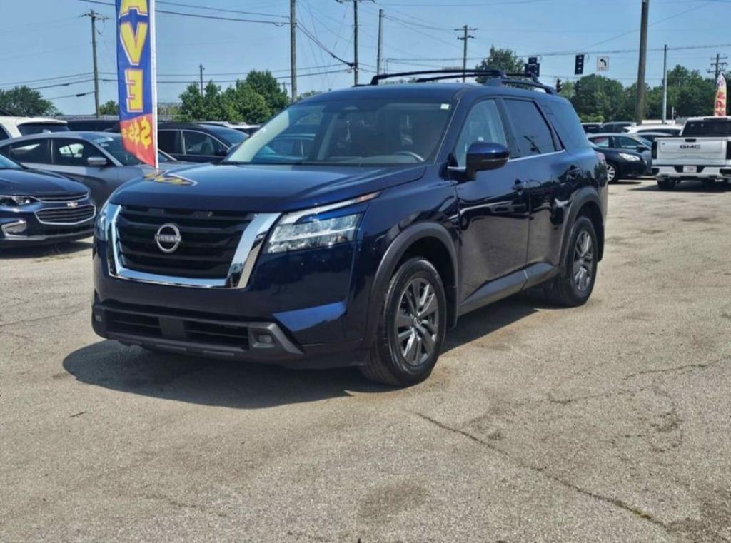 2022 Nissan Pathfinder SV photo
