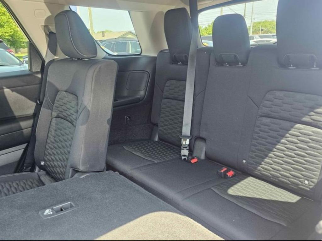 2022 Nissan Pathfinder SV photo