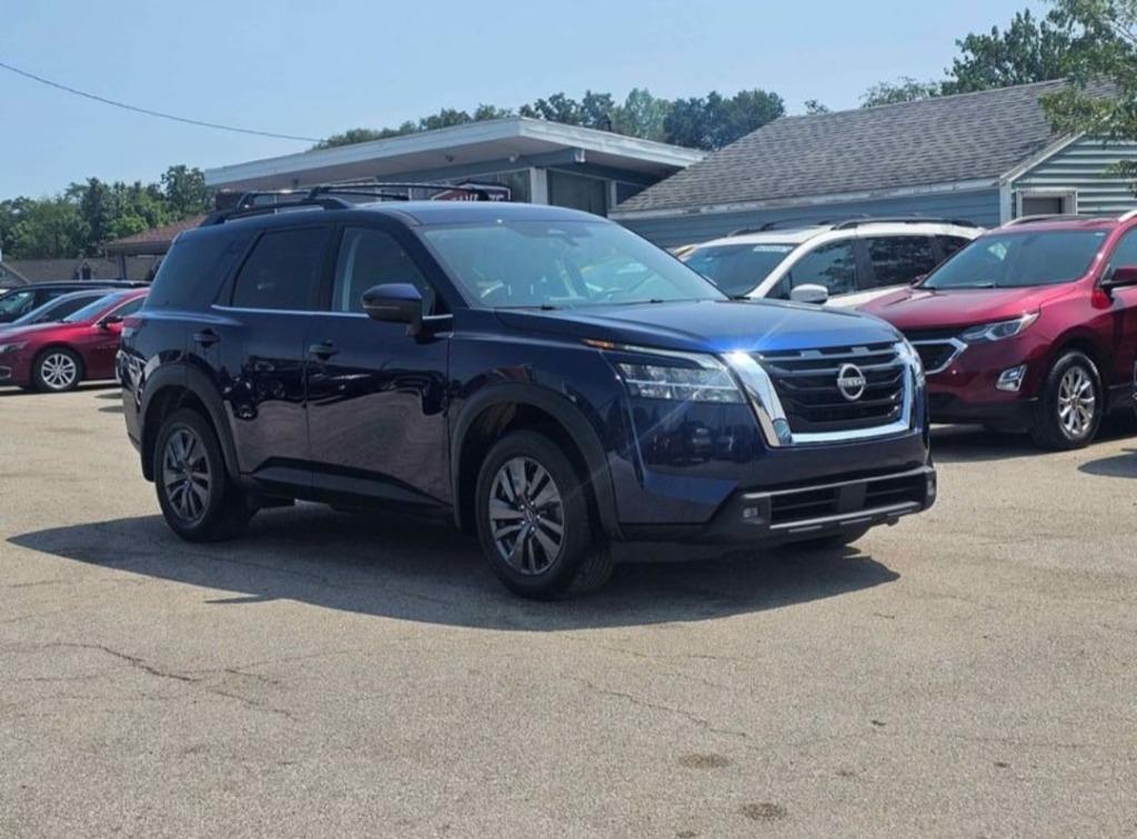 2022 Nissan Pathfinder SV photo