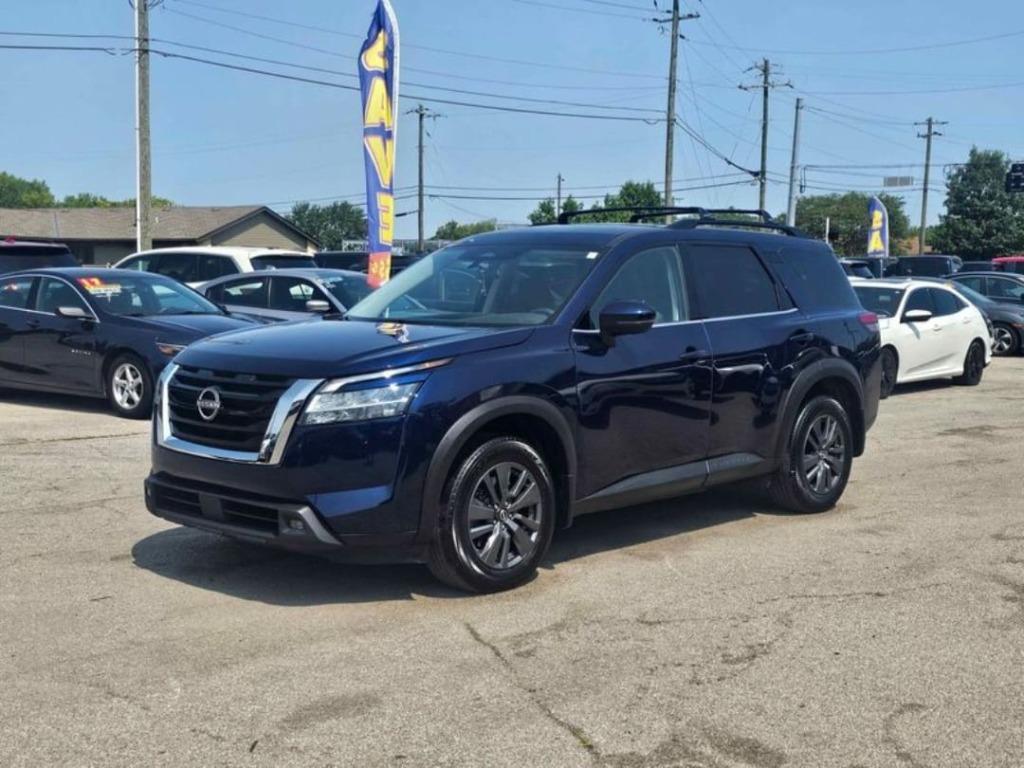2022 Nissan Pathfinder SV photo