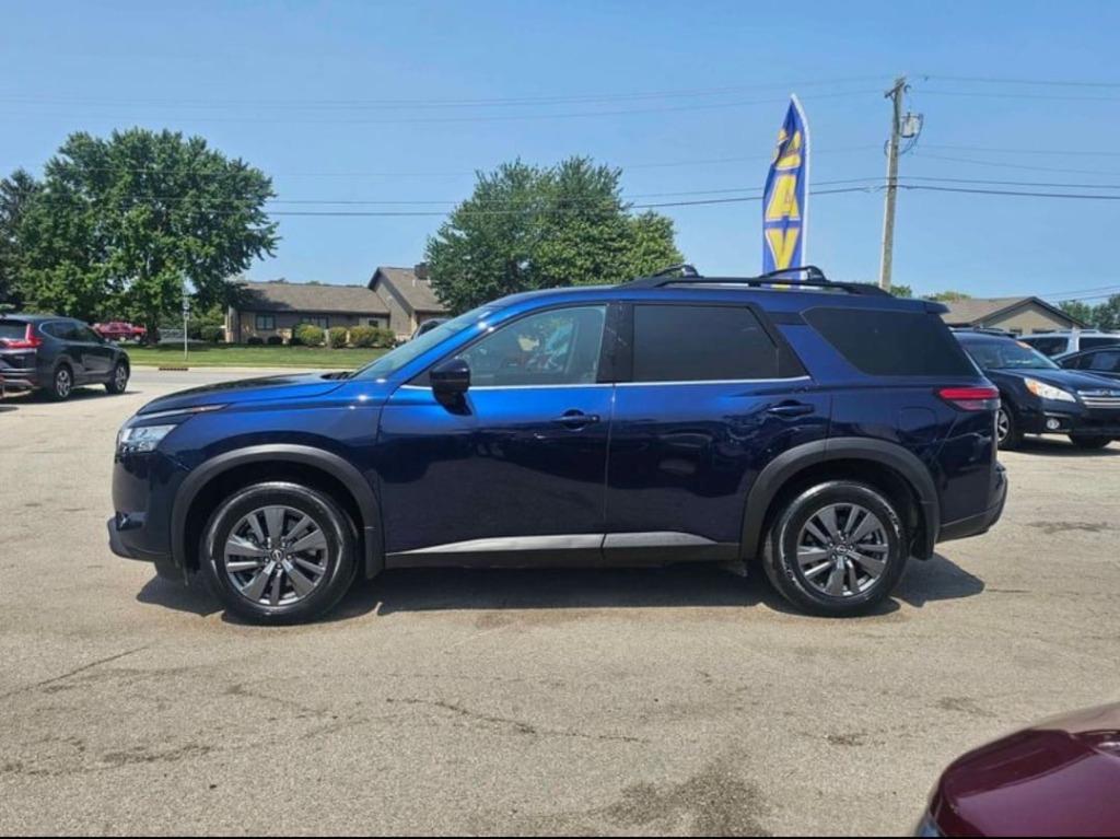 2022 Nissan Pathfinder SV photo