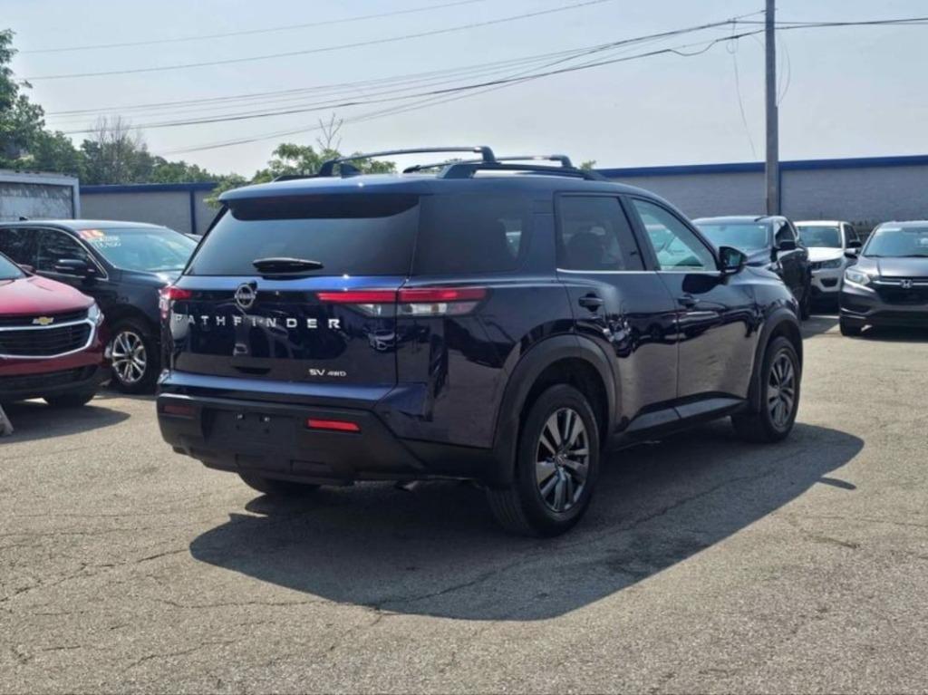 2022 Nissan Pathfinder SV photo